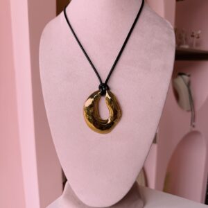 Collar desigual